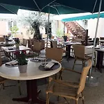 Hotel Logis & Restaurant D'angleterre 3*