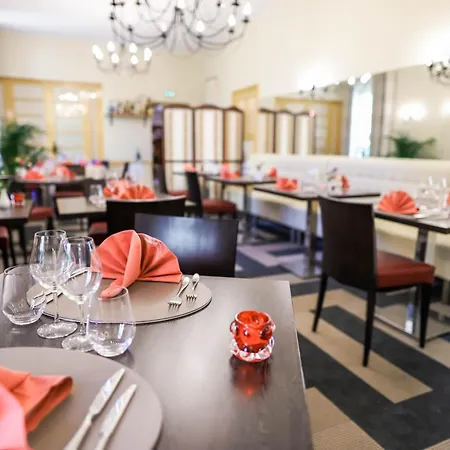 Hotel Logis & Restaurant D'angleterre 3*