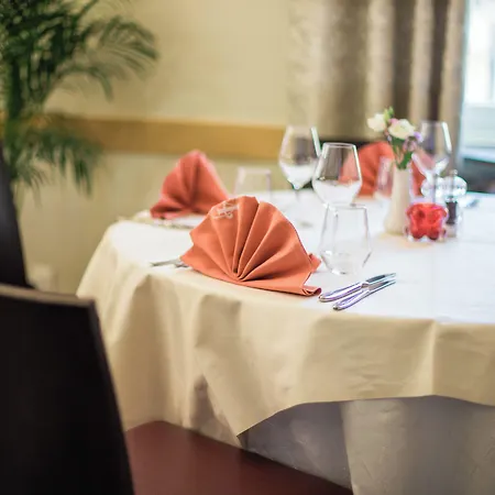 Hotel Logis & Restaurant D'angleterre 3*