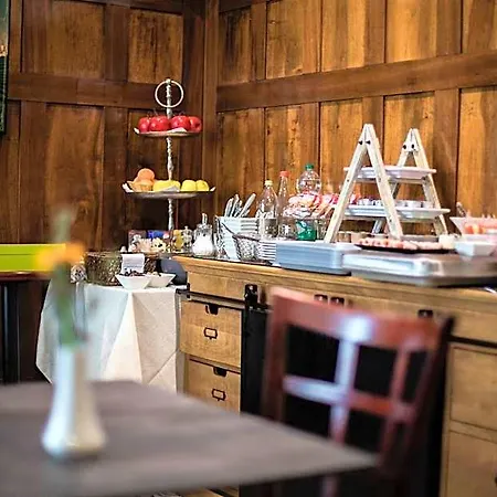 Logis & Restaurant D'angleterre 호텔