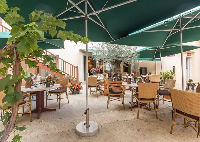 Ξενοδοχείο Logis & Restaurant D'angleterre 3*